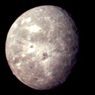 Файл:Voyager 2 picture of Oberon.jpg