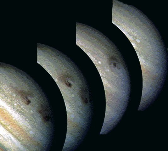 Файл:Выпадение на Юпитер фрагментов кометы Шумейкеров – Леви 9 (1994).jpg