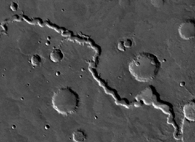 Файл:Долина Ниргал (Nirgal Vallis) на Марсе 16946.jpg