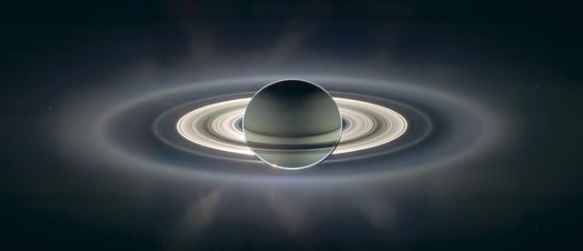 Файл:Ночная сторона Сатурна, освещённая светом, рассеянным кольцами 30002.jpg