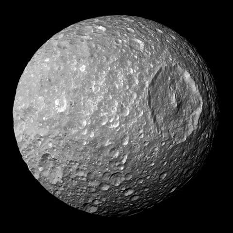 Файл:Mimas Cassini.jpg